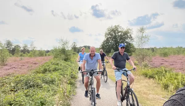 Geslaagde jaarlijkse fietstocht van de Supportersclub UDI '19